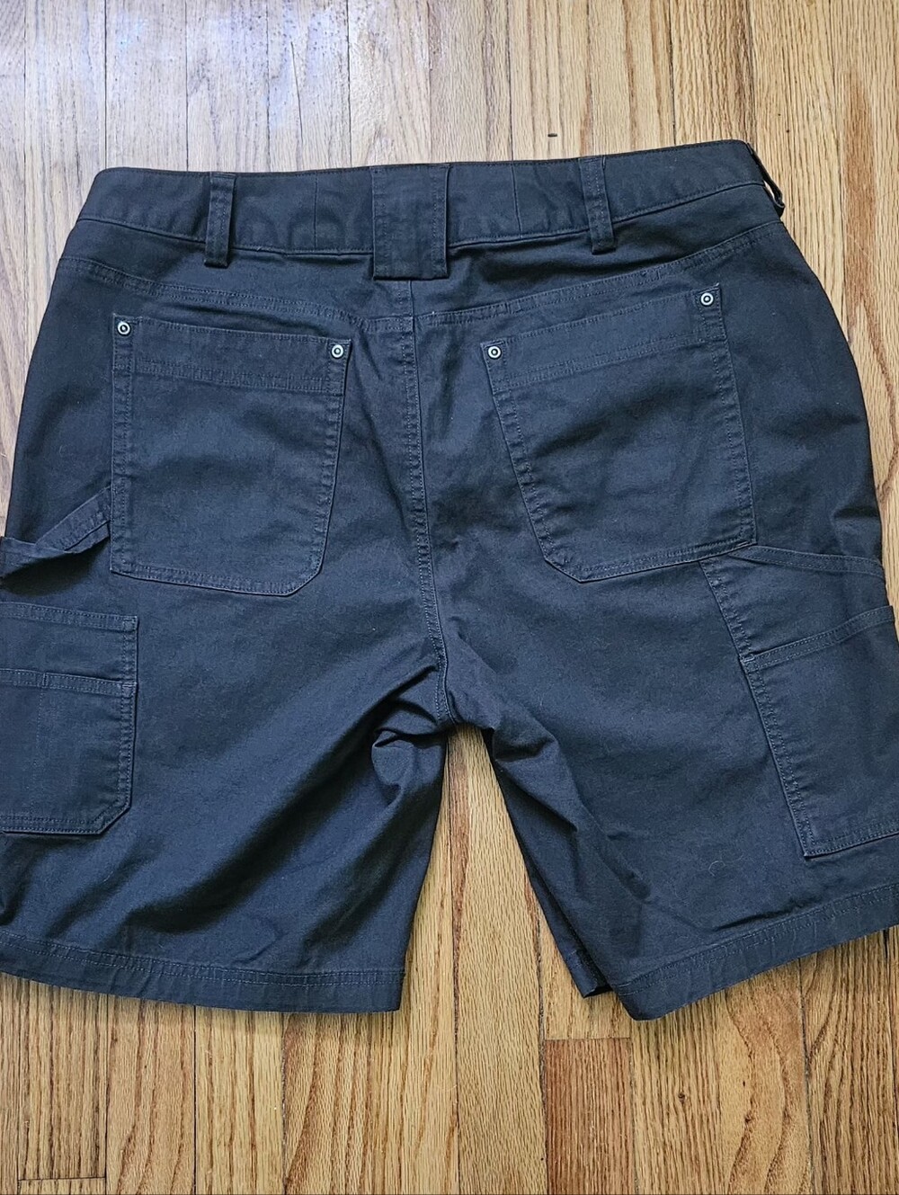 Duluth Trading Co. Dark Gray Cargo Shorts Curvesetter Waistband Size 16W - Picture 3 of 4